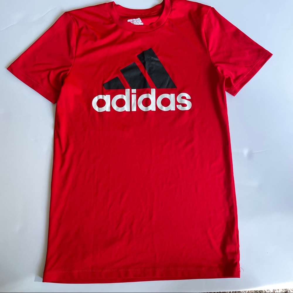 Adidas tee